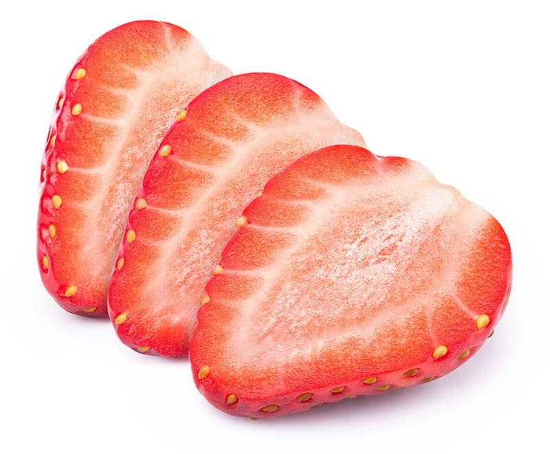 I cani possono mangiare le fragole – sì, a fette.